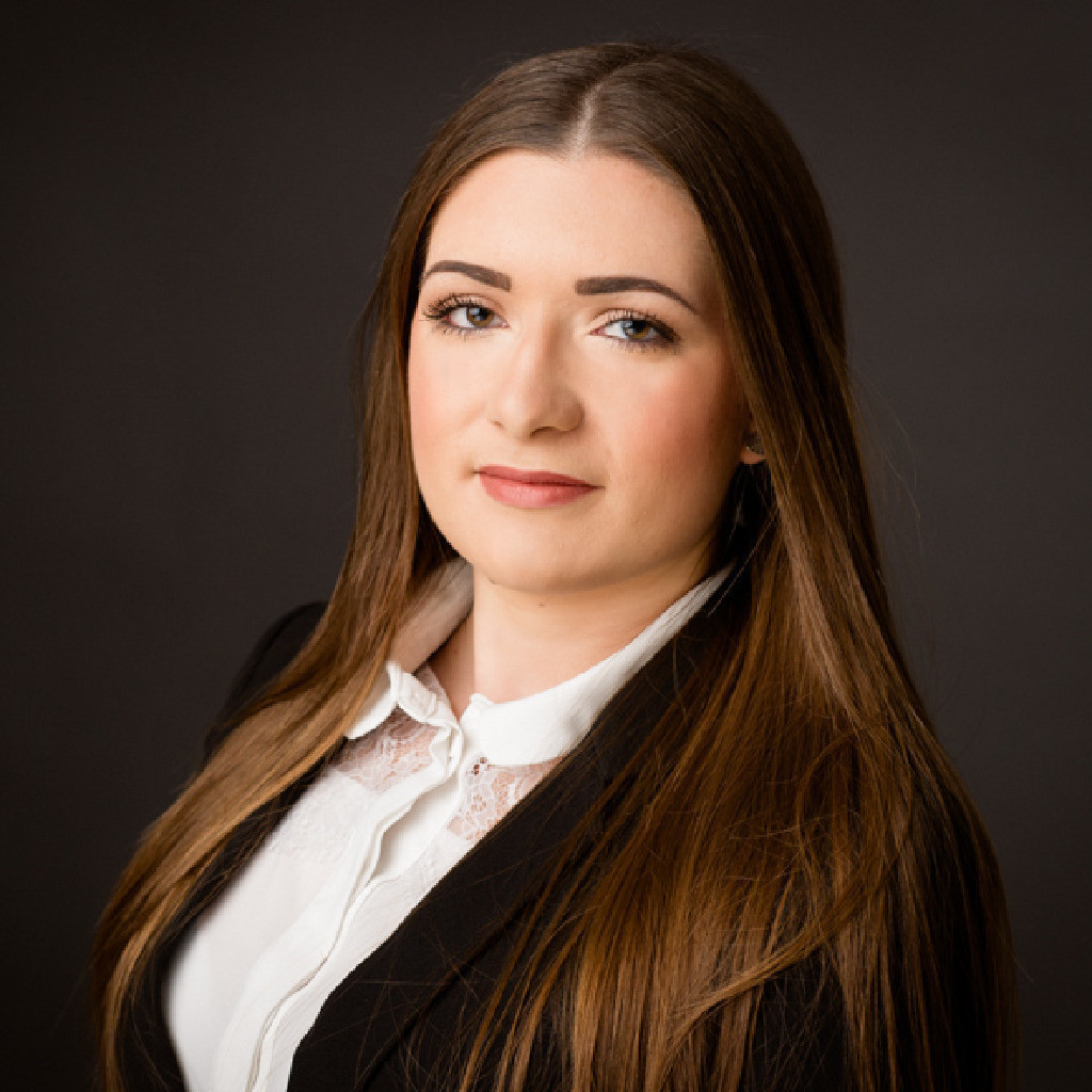Julia Knoblauch - Betriebswirtschaftslehre - IHK Ingolstadt | XING