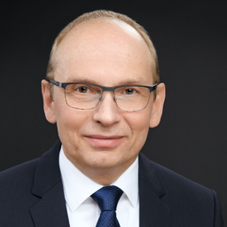 Dr. Stefan König