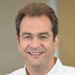 Dr. Alexander Straub