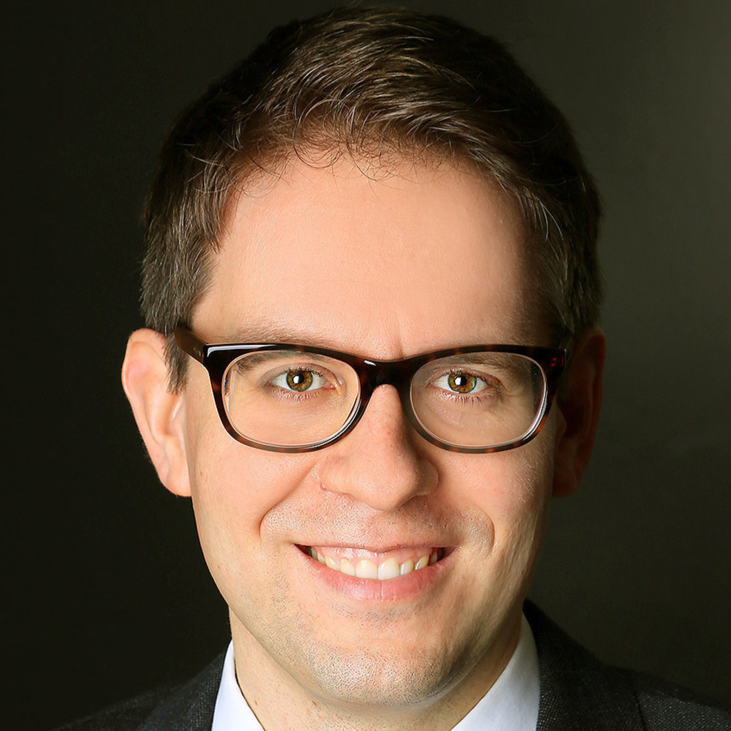 Dr. Klaus Lüftenegger Legal Counsel MercedesBenz Group XING