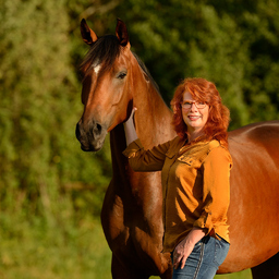Julia Melanie Hahlweg