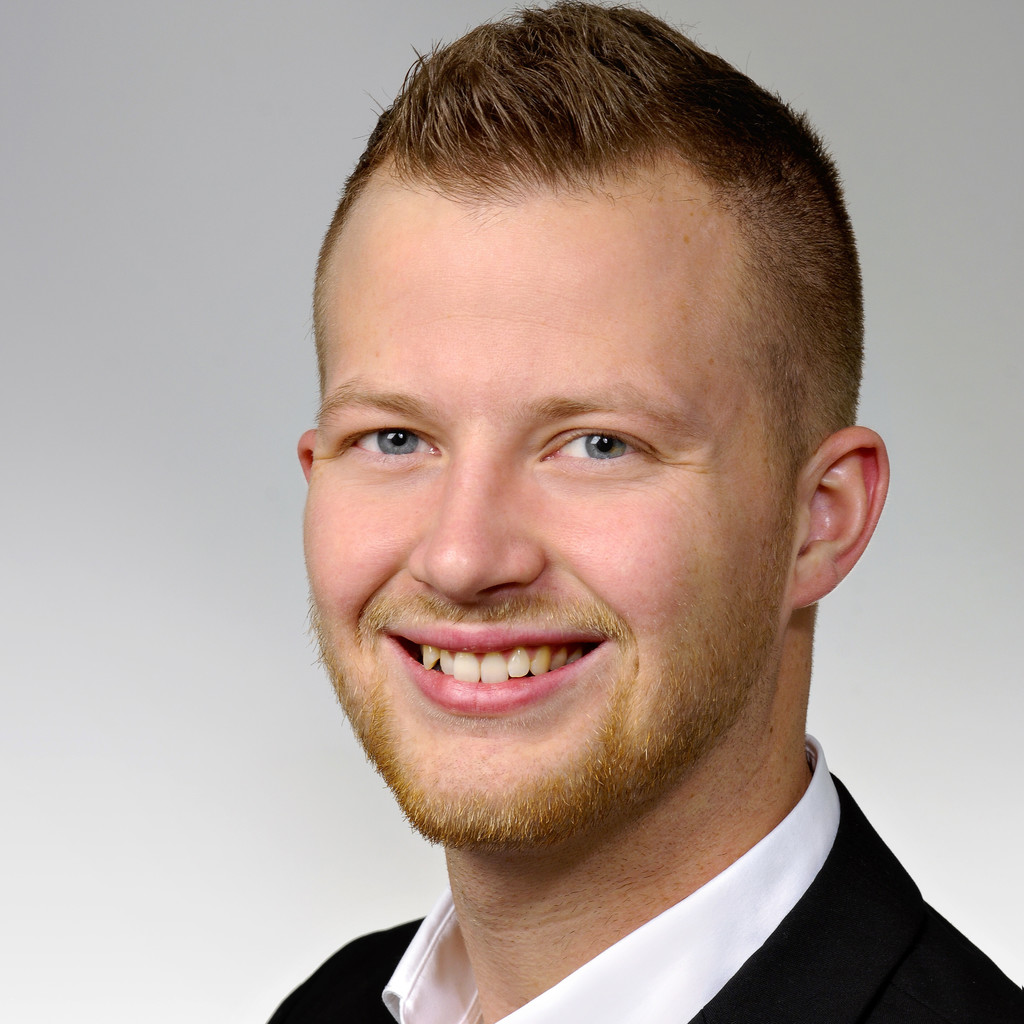 Philipp Böpple Projektleitung Bauteilmanagement eATS Daimler AG