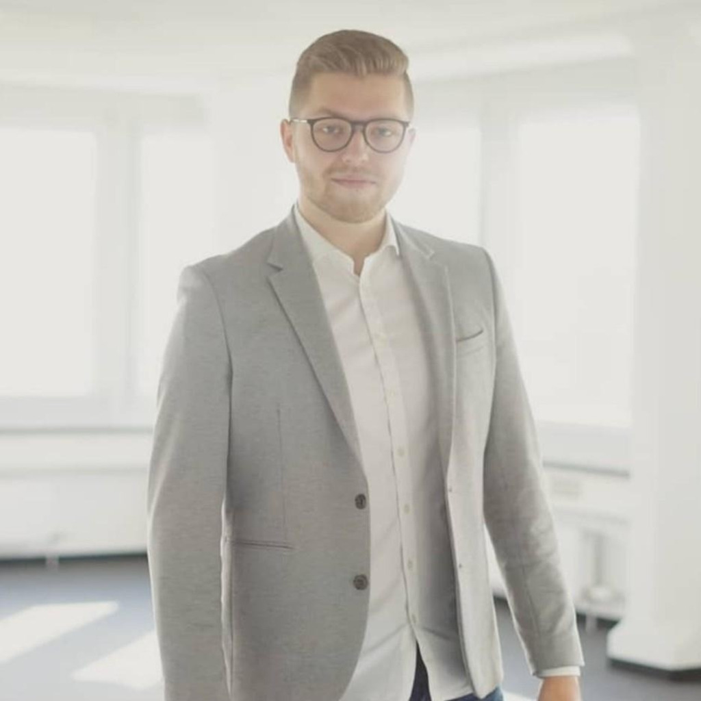 Max Nieder BWL Dienstleistungsmanagement Medien/Vertrieb