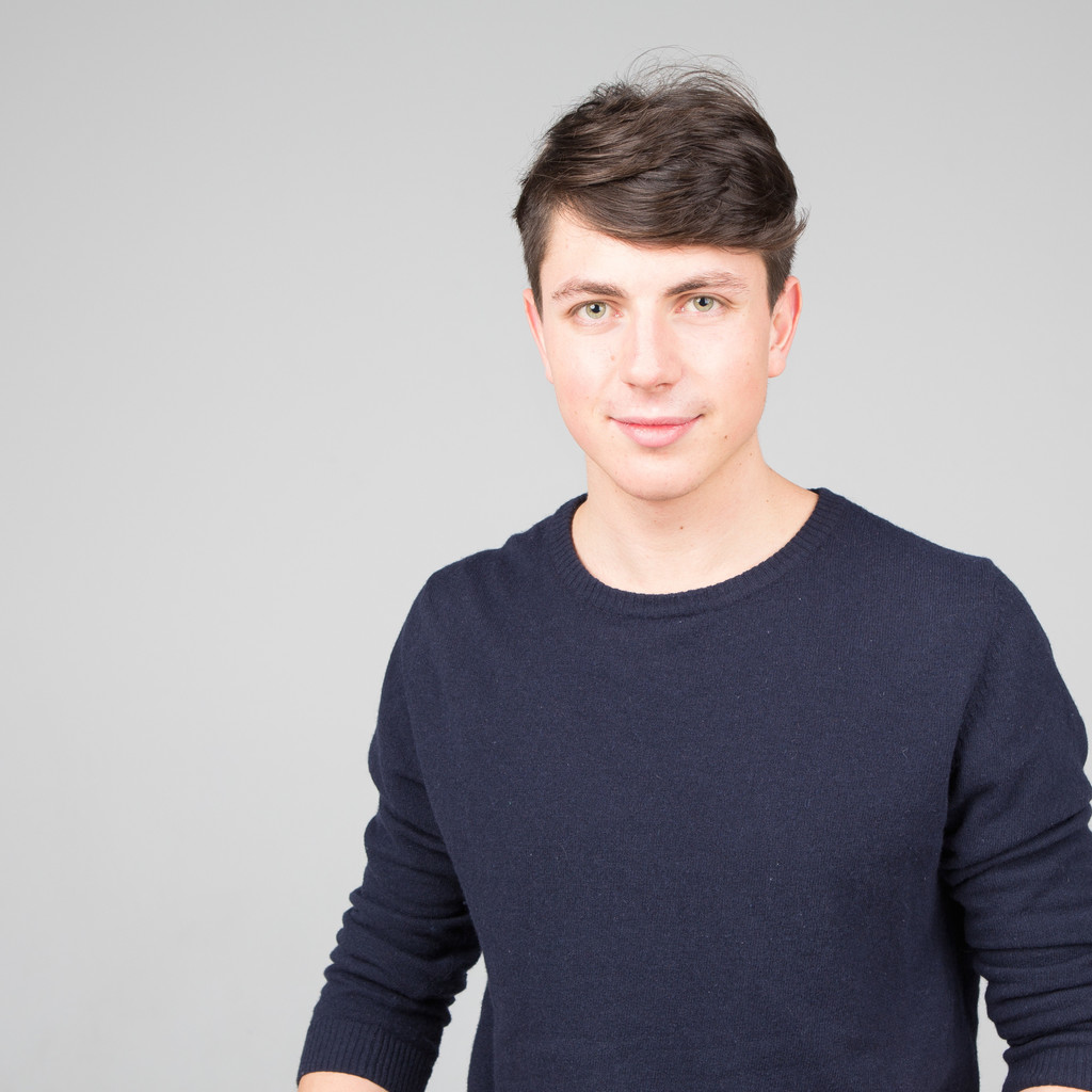 Fabian Franz Engineering Siemens AG Energy Management Division XING