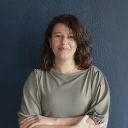 Tina Döbel
