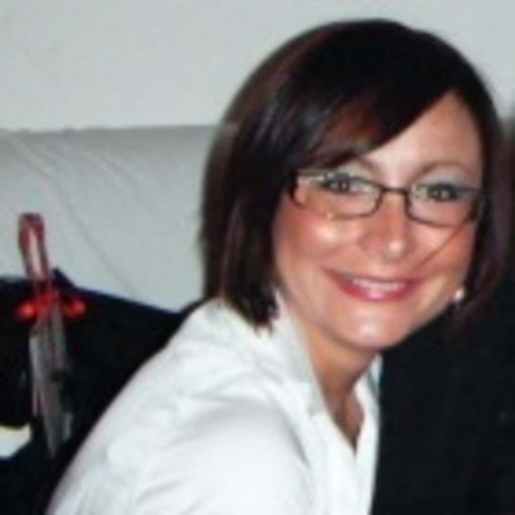 Irina Popova commerciale estero RIZOMA SRL XING