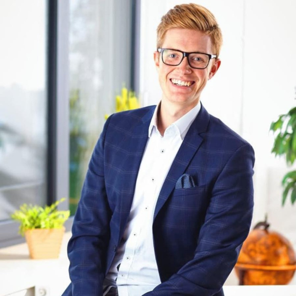 Simon Schmitz Vermögensberater Deutsche Vermögensberatung XING