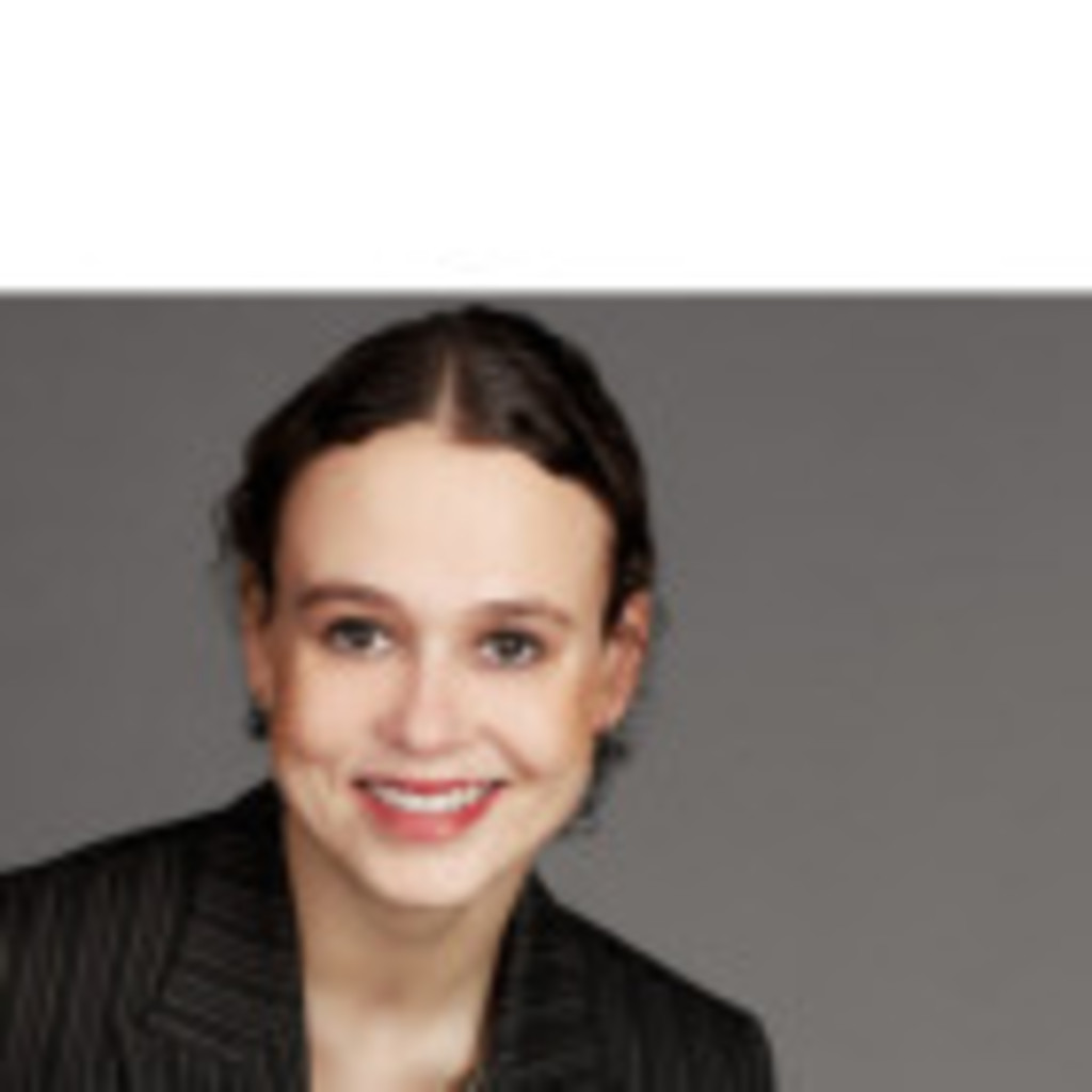 Nadine Hennings Angestellte XING