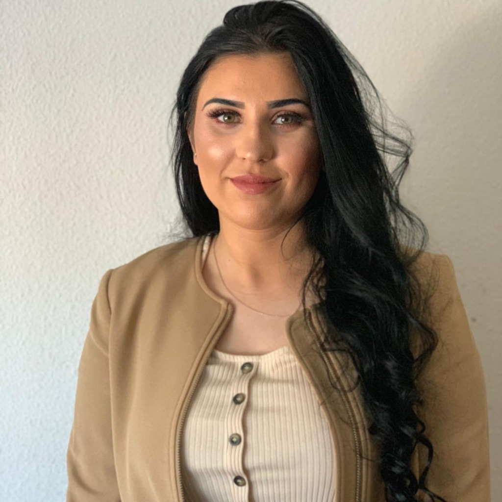 arbenita-ibrahimi-sales-advisor-h-m-xing