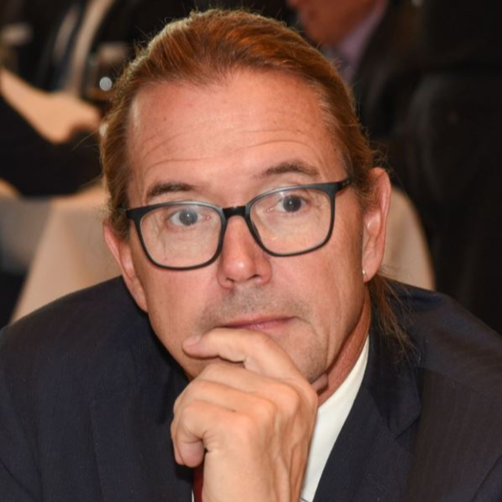 Armin Baumann CEO KMU SWISS AG XING