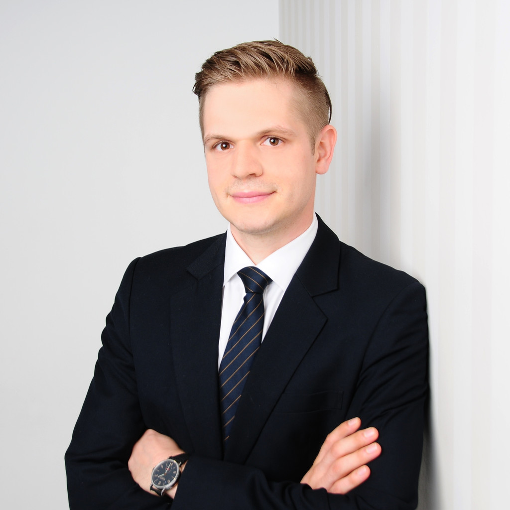 Carlo Schmitz Head of Marketing Europe Opple Lighting XING