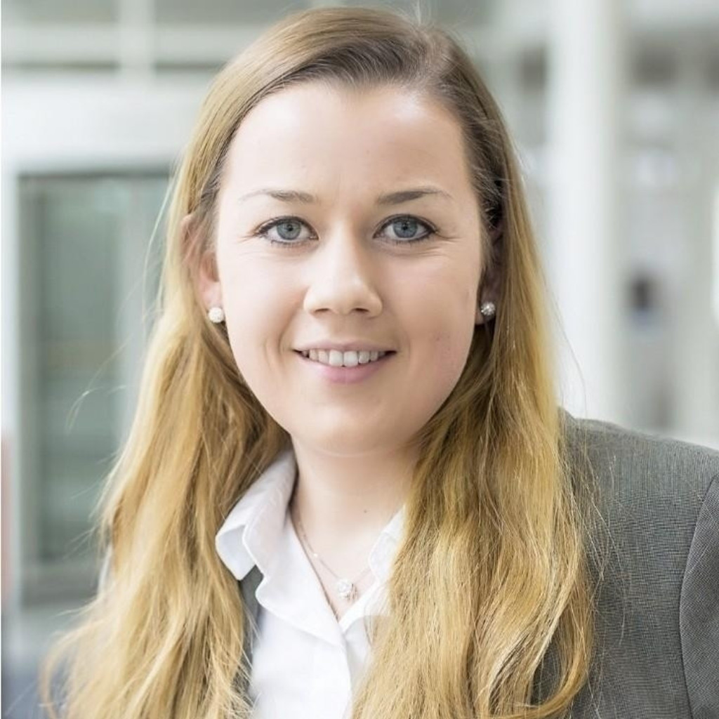 Alexandra Stein - Spezialistin im Zahlungsverkehr - R+V Versicherung | XING