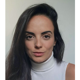 Caroline Bezerra