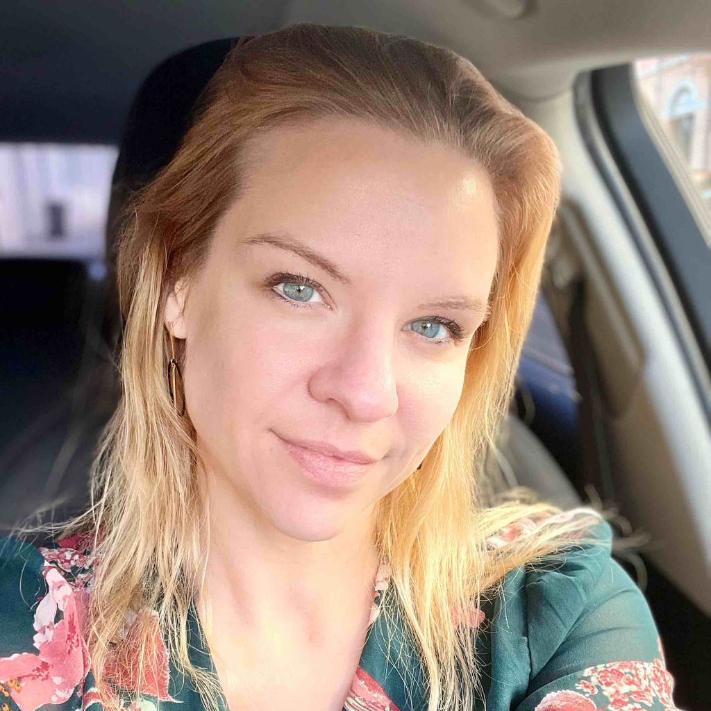 Julia Bamberger - Engagement Manager - The Gap Partnership | XING