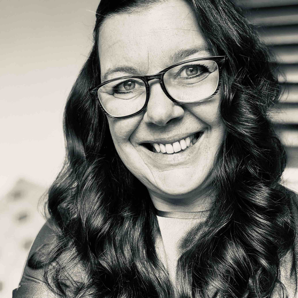 Renate RainerZeppezauer Projektleiter DCCS GmbH XING