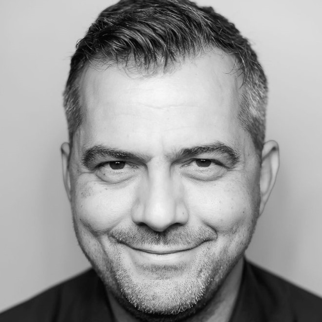 Oliver Castor Manager Business Development & Strategie KIWANDA XING