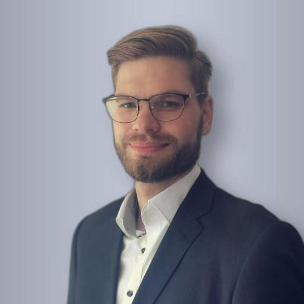 Adrian Henning NEW LEADERS PROGRAMM Frankfurt School of Finance
