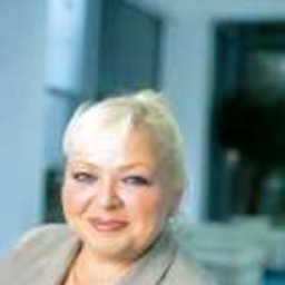 Claudia Schöne