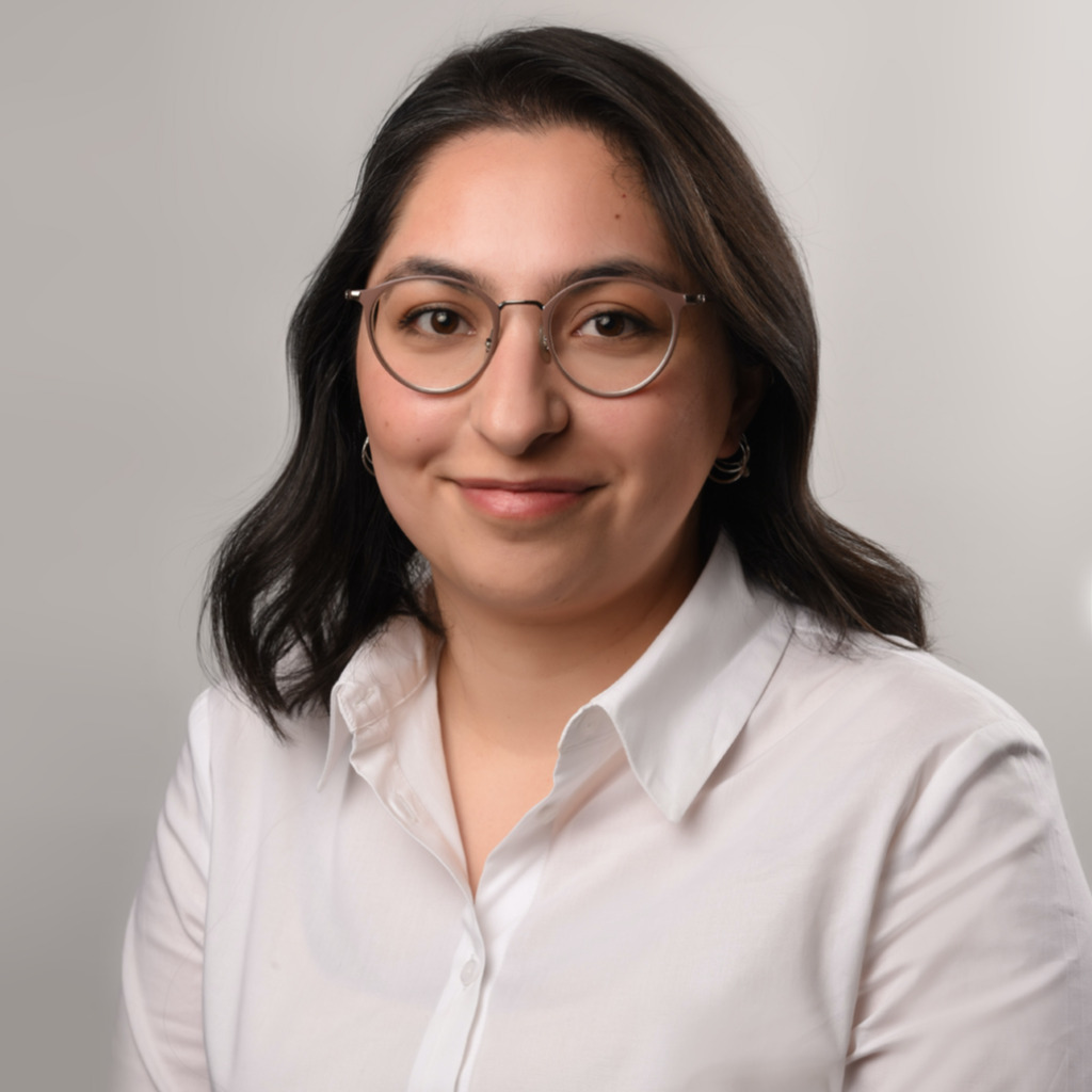 Arzu Yilmaz - Werkstudentin Bauleitung - Cerne Art GmbH & Co. KG.