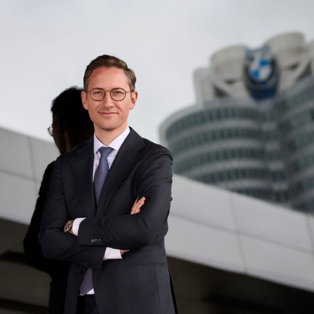 Dr. Peter Ruttmann Head of Legal BMW Group Korea XING