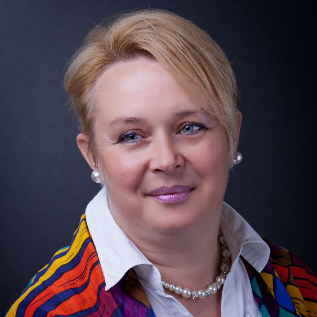 Anna Kaposvári Deputy HR Director HeidelbergCement AG XING