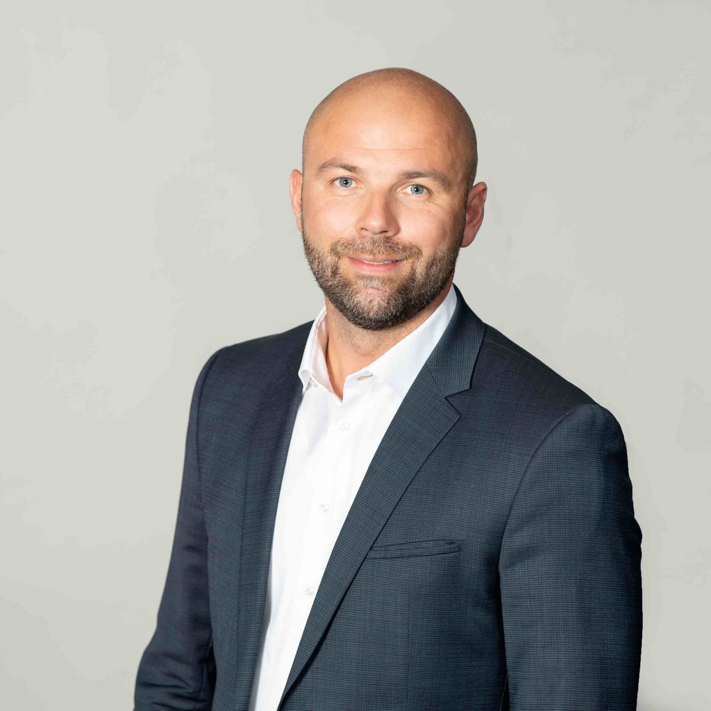 Alexander Jajkov AMG Sales Expert FahrzeugWerke LUEG AG XING