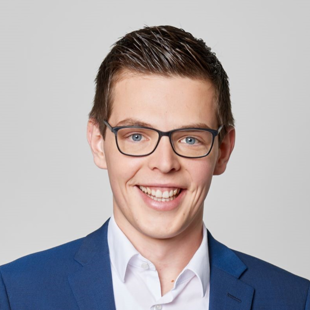 Florian Merholz Senior Consultant Im Turnaround Und Wachstumsmanagement Struktur Management 