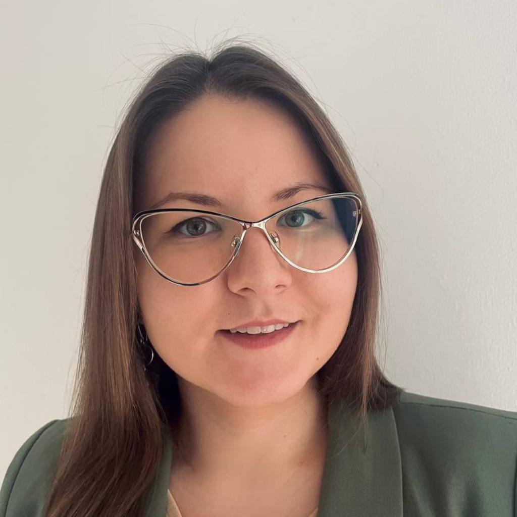 Anna Zhavoronkova Finanzkontrolleurin (IFRS) Inventive Retail Group