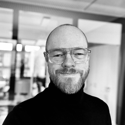Dr. Marcus Schulte in den ₿äumen