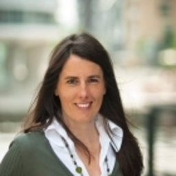 Dr. Julia Peirano