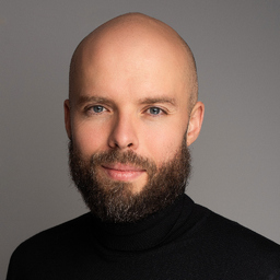 Arkadiusz W.  Kucharski