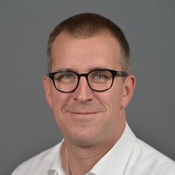 Dr. Nils Krönert