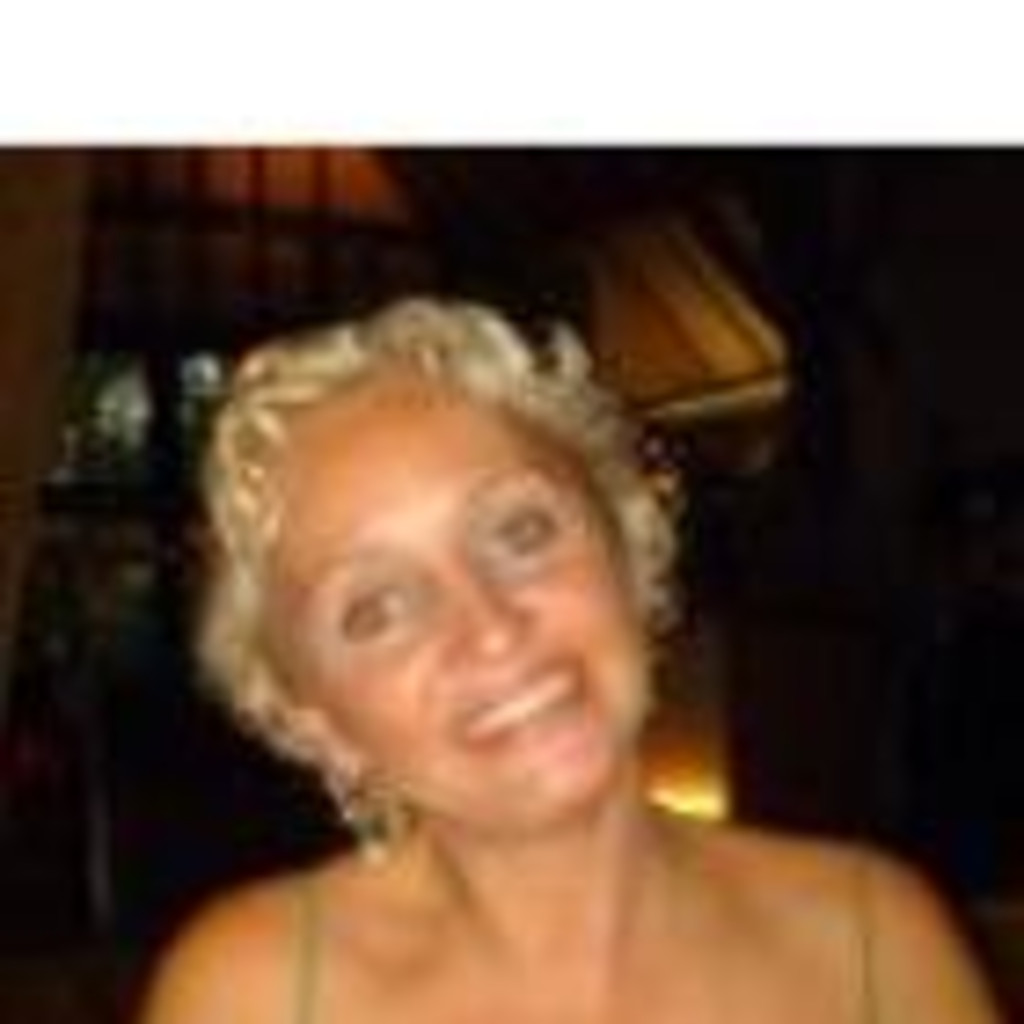 Lorraine Clarke Sales, & Marketing The Wine Experience XING