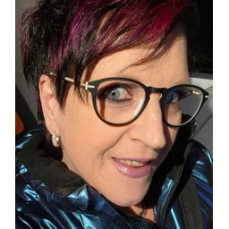 Nicole Lira- Remané