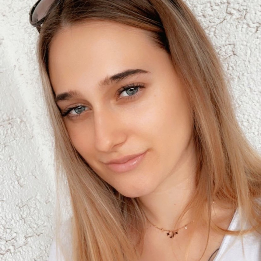 Nina Zgc Zahnmedizinische Fachangestellte Zahnmedizinische Praxis