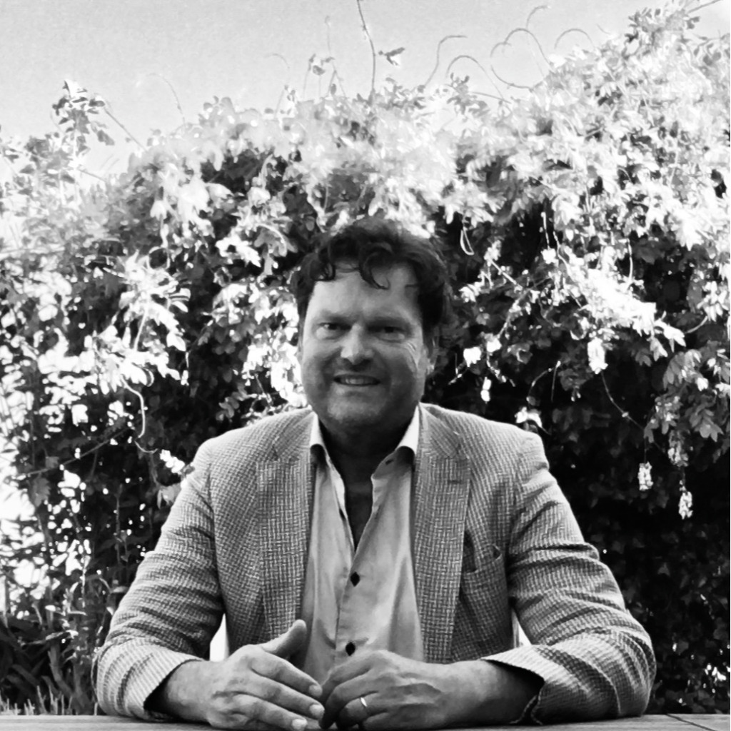 Jan Vos Director MERIT MEDICAL XING