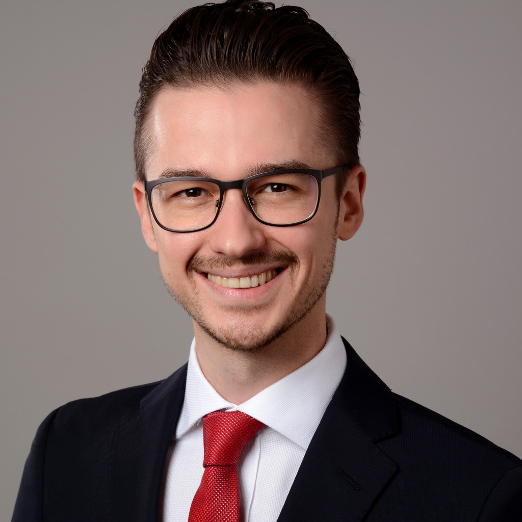 Dominik Sinik Senior Manager Business Development at Autoscout24