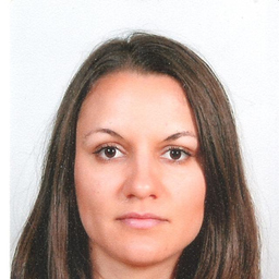 Zheni Uzunova
