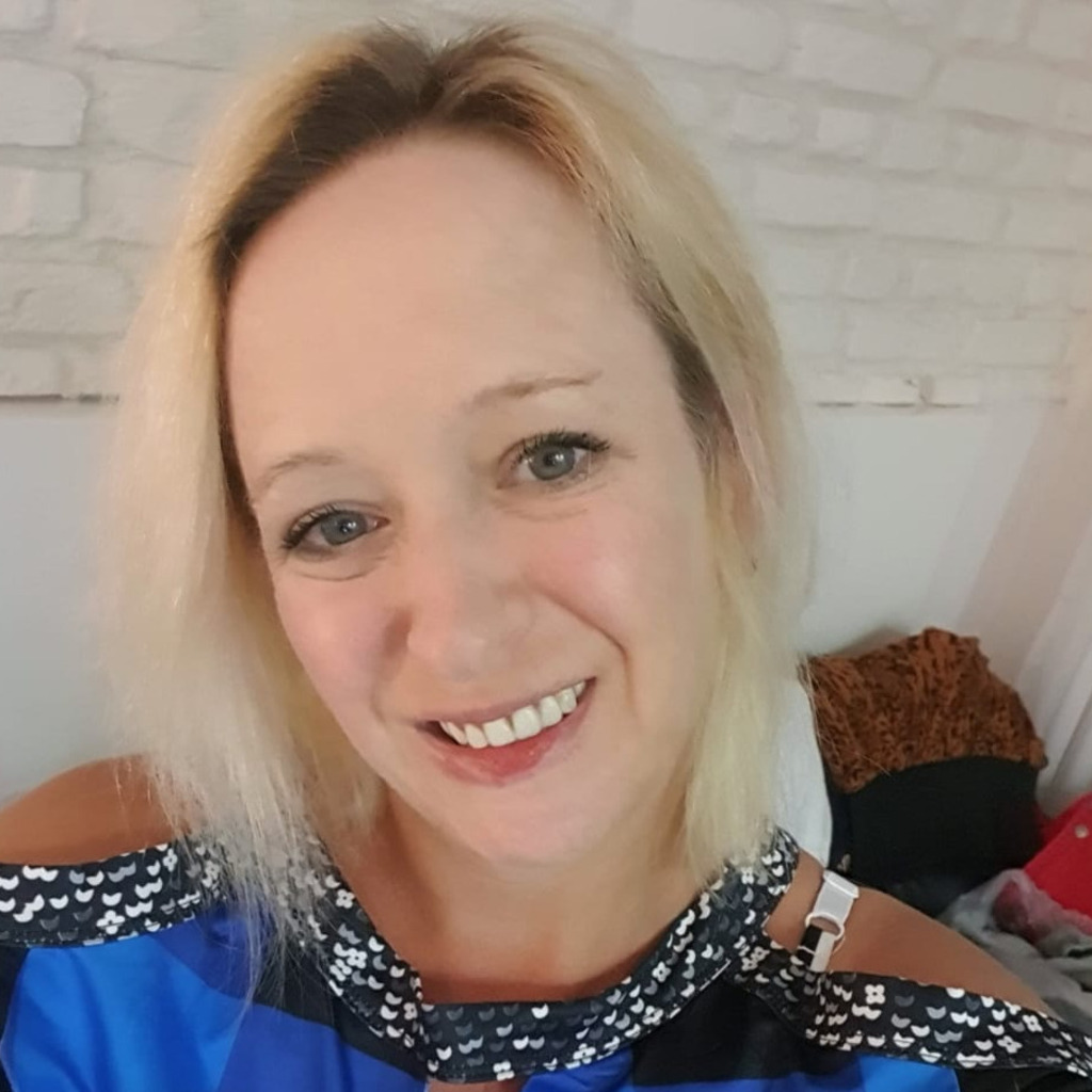 Julia Jung examinierter Altenpfleger Seniorenheim Eleonore Weber XING