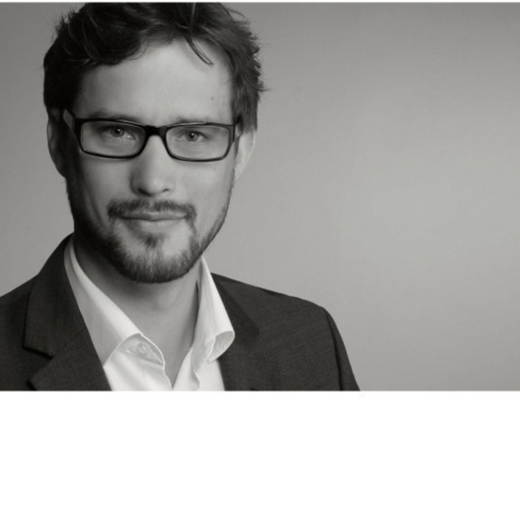 Simon Rometzki Senior Tax Manager PricewaterhouseCoopers 
