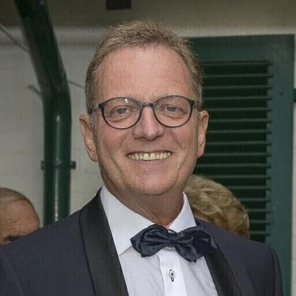 Dipl.Ing. Michael Rocholl Real Estate Asset Manager Credit Suisse