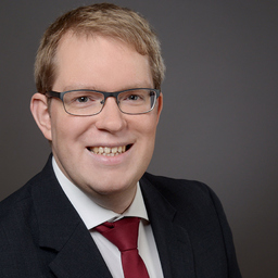 Dr. Lukas Raffelt