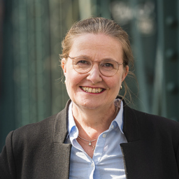 Dr. Astrid Schau