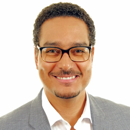 Dr. Javier Álvarez