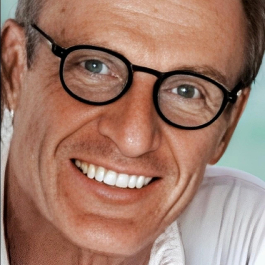 Dipl.Ing. Werner R. Gawlik Geschäftsführer, Intendant, Produzent