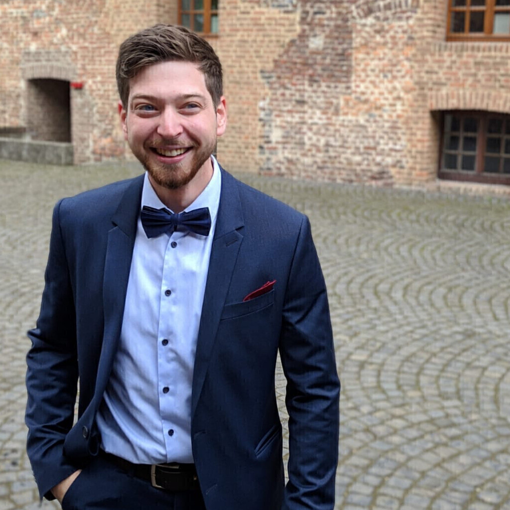 Christopher Lenßen Senior Applications Consultant Capgemini XING