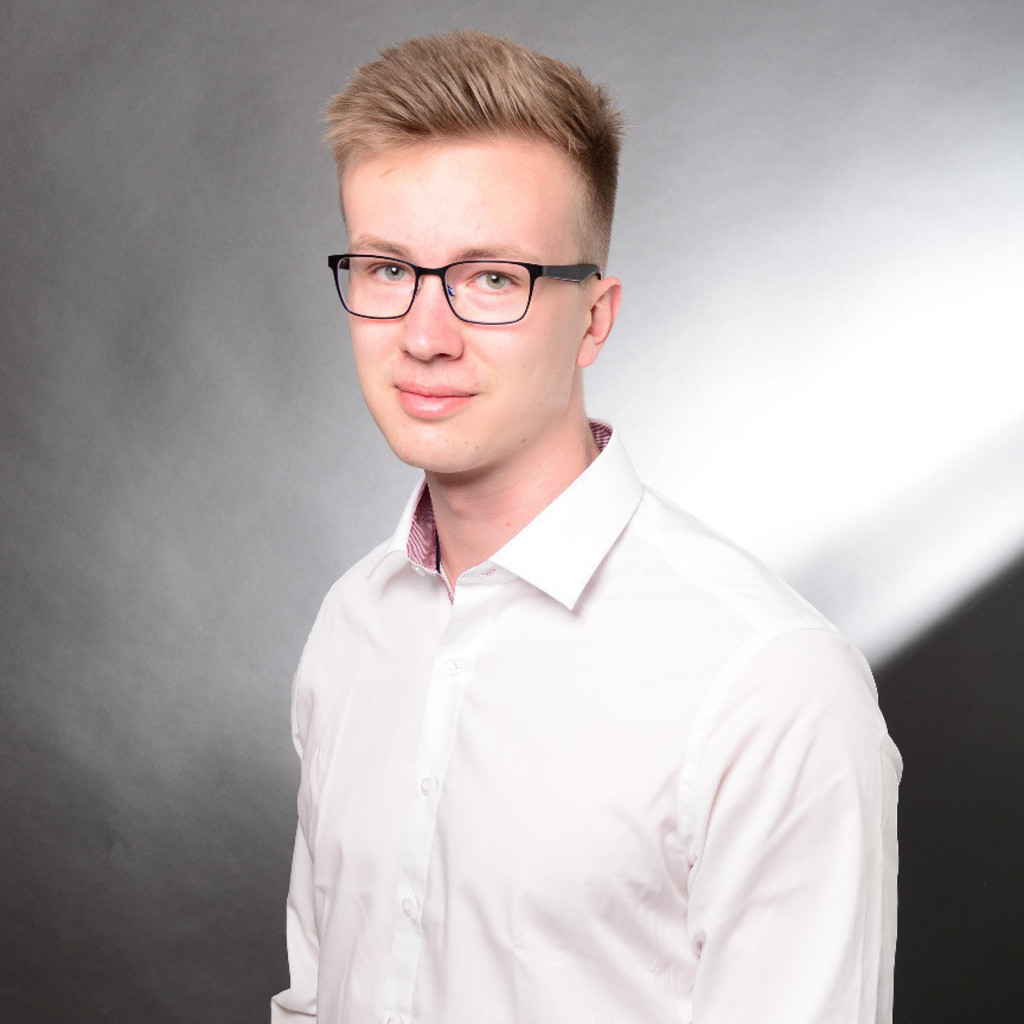 Tim Sommer Werkstudent im Projektmanagement Deutsche Bahn AG / DB