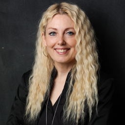 Dr. Nicole Nelles