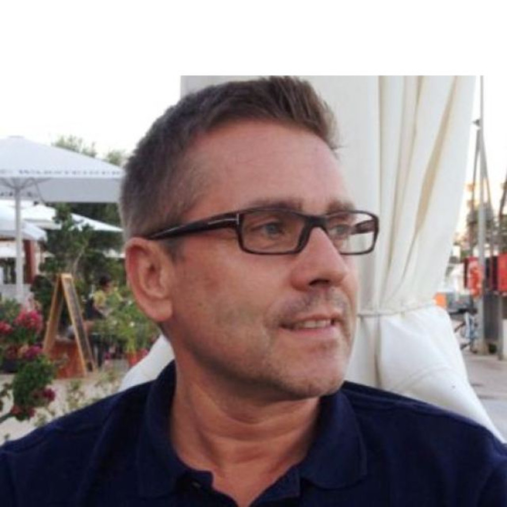 Uwe Forsbach Manager Corporate & Education Business Group Sony