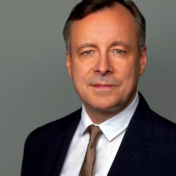 Dr. Holger Mühlbauer - Geschäftsführer / Managing Director